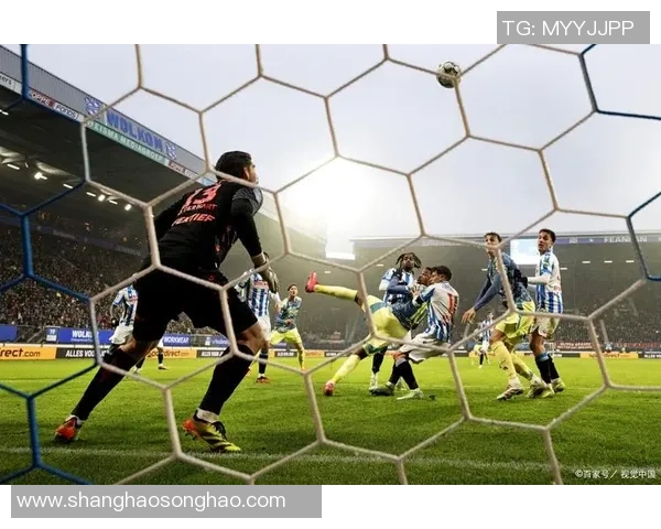 足球巨星的一天：从晨跑到训练场，揭秘顶级球员的日常生活与心态调整