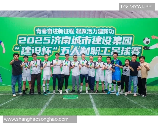 五人制室内足球顶级球星风采全解析：他们如何主宰赛场成就传奇